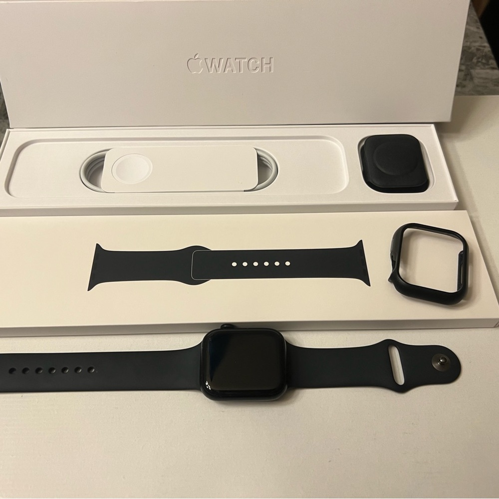 Apple Watch Series 7 45mm GPS Edition